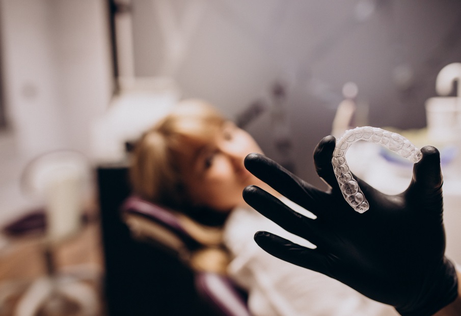 Invisalign dói? Saiba a verdade sobre o aparelho transparente neste artigo