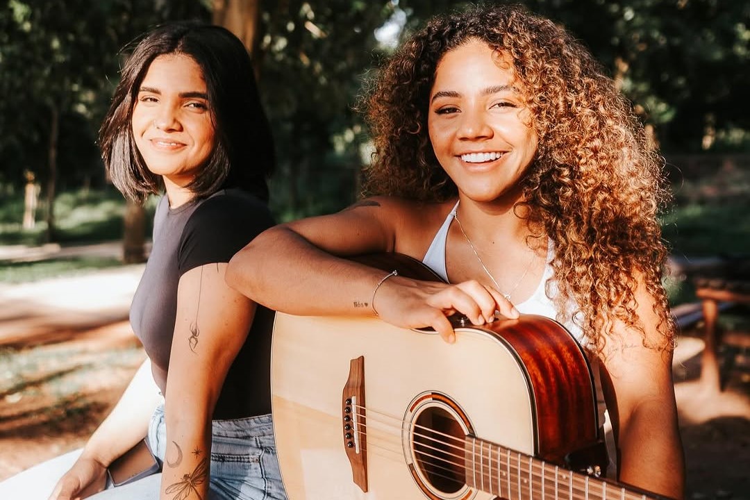 “Aparecida Sertaneja” recebe a dupla Cristinas, novo fenômeno do sertanejo